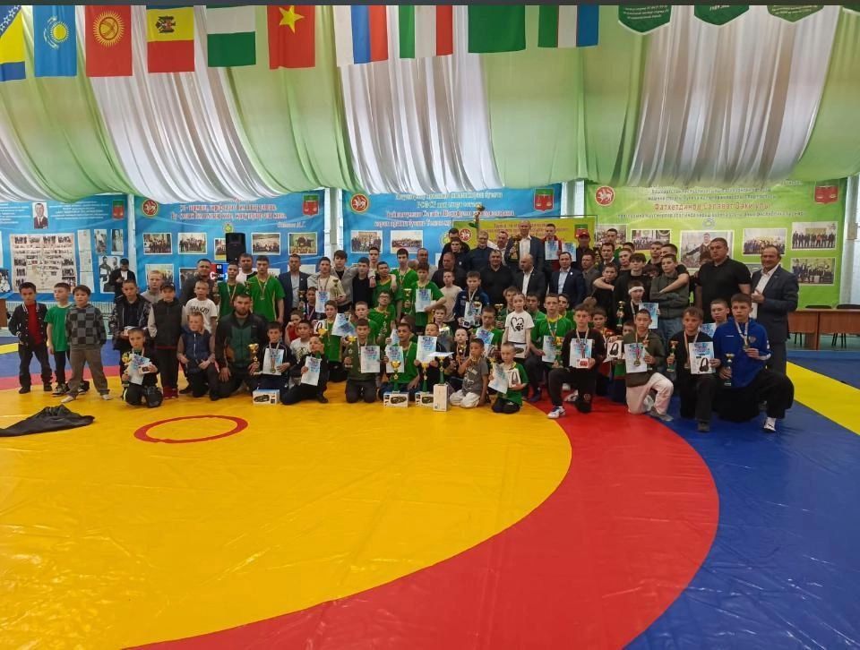 Салават Фәтхетдинов призына узган көрәш бәйгесендә Балтач егетләре җиңү яулады