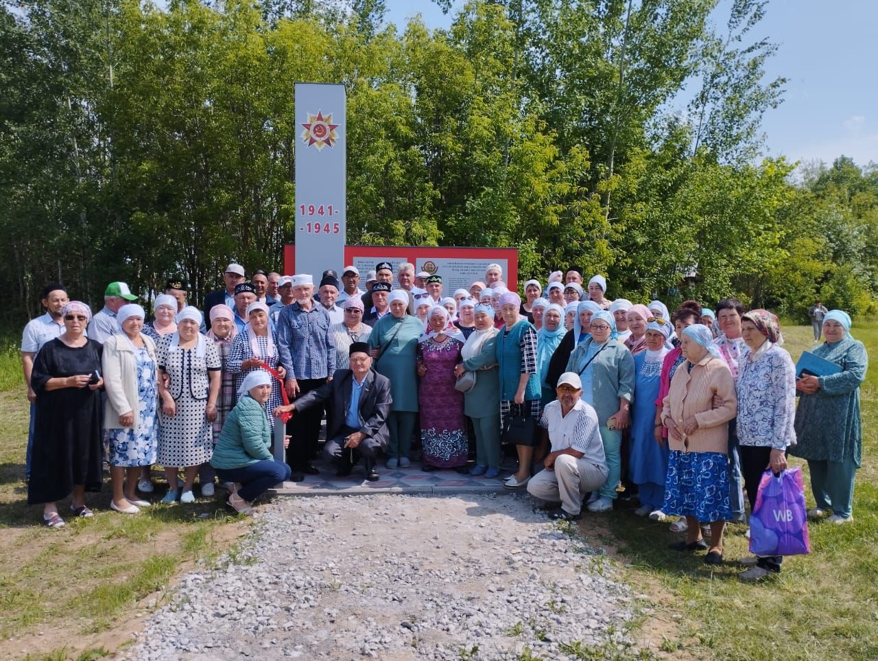 Югары Сәрдек авылында һәйкәл ачылды
