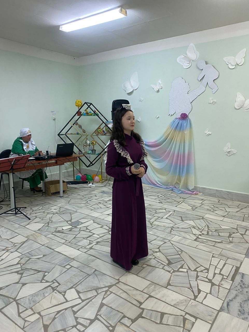 Әтнә һәм Сәрдек үзешчәннәре «Наз»да кунакта