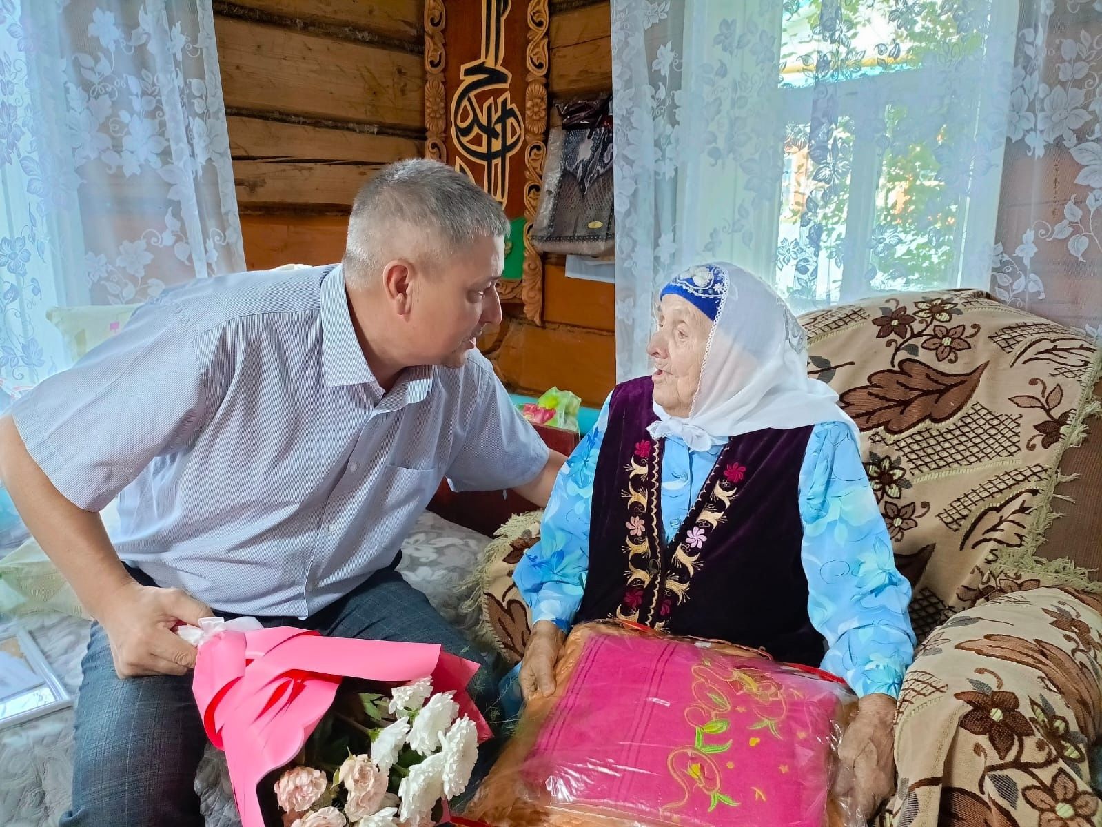Рафисә апа беркайчан зарлана белми, һәрвакыт булганга канәгать