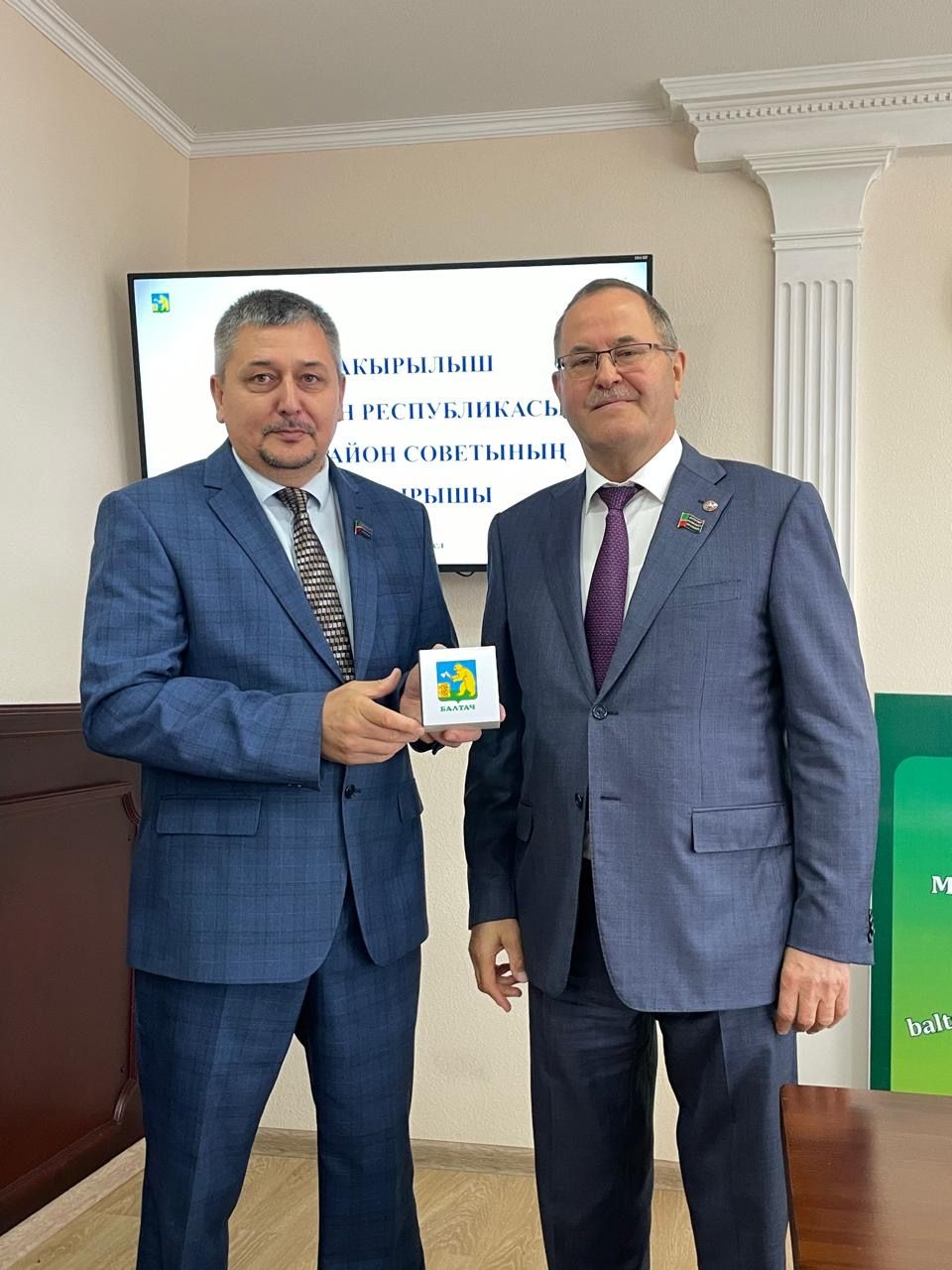 Балтачта бертөркем депутатларга Рәхмәт хатлары тапшырылды