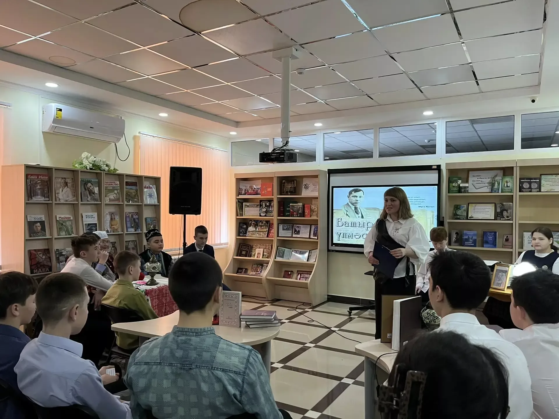 Балтач үзәк зурлар китапханәсендә  «Батыр үлә, үлмәс ат алып» дип исемләнгән әдәби кичә үтте