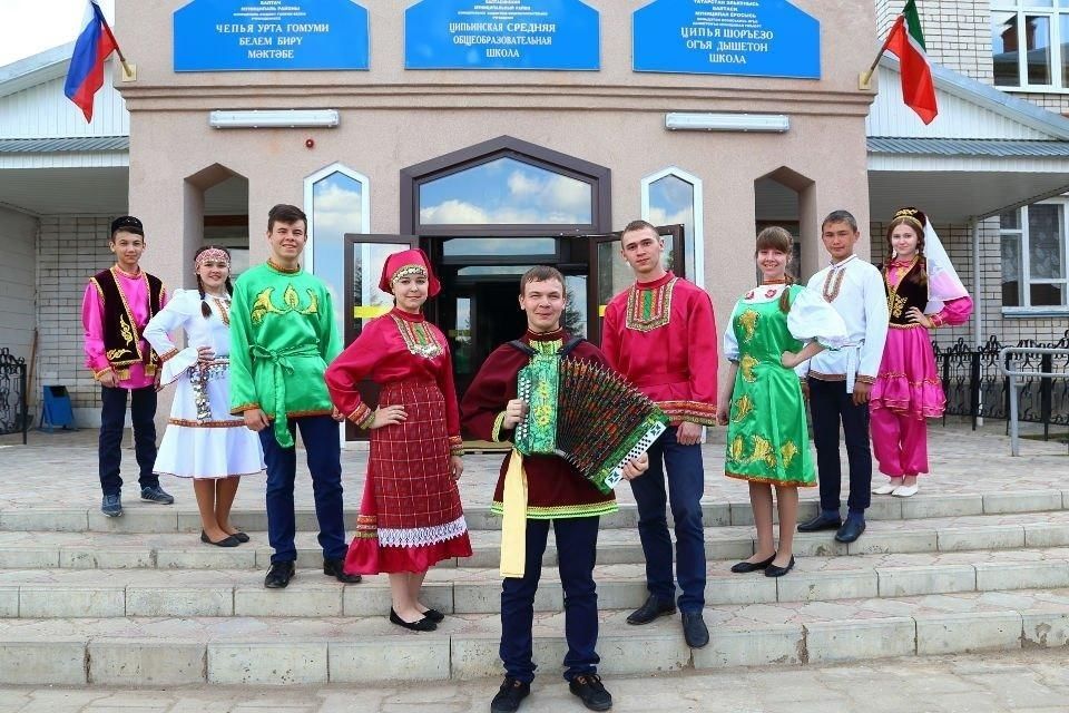 Анай кыл котькудӥзлэн аслаз
