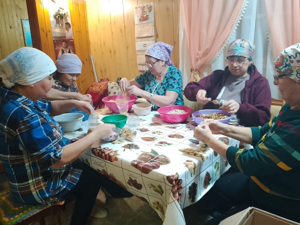 Арбор халкы махсус хәрби операциядә катнашучы якташларына төрле яклап ярдәм күрсәтә