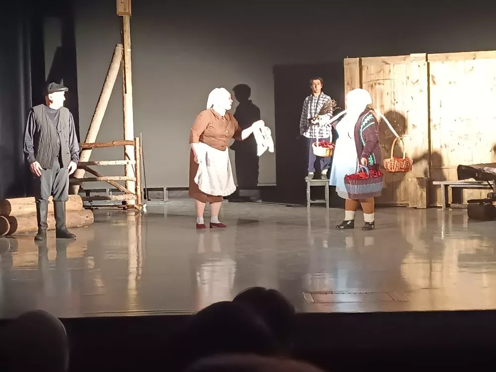 Сыйныфыбыз белән спектакль карарга бардык