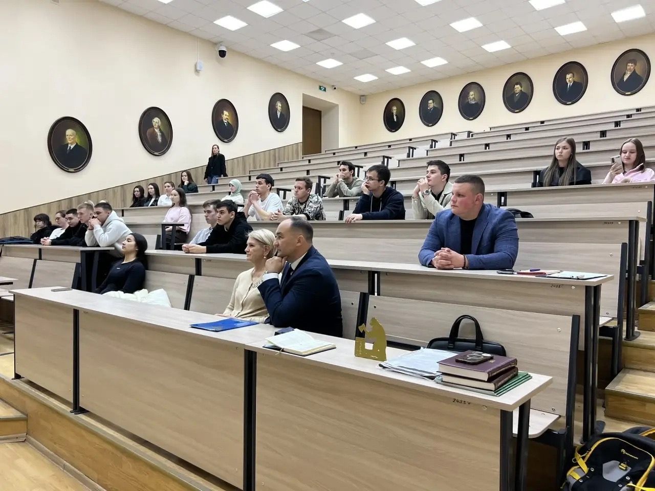 Балтач районы җитәкчелеге Казанда үзебезнең студентлар белән очрашты