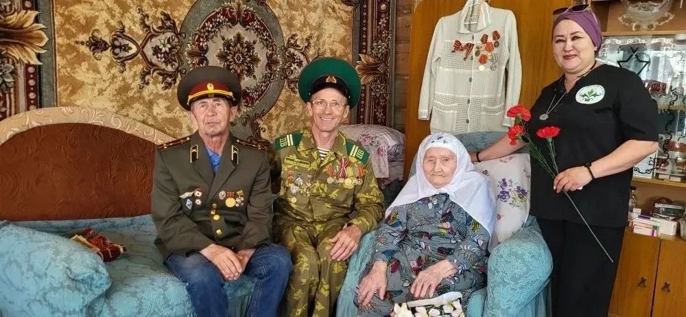 Балтачта Рамил Нотфуллин исеменнән бәйрәм күчтәнәчләре тапшыру башланды