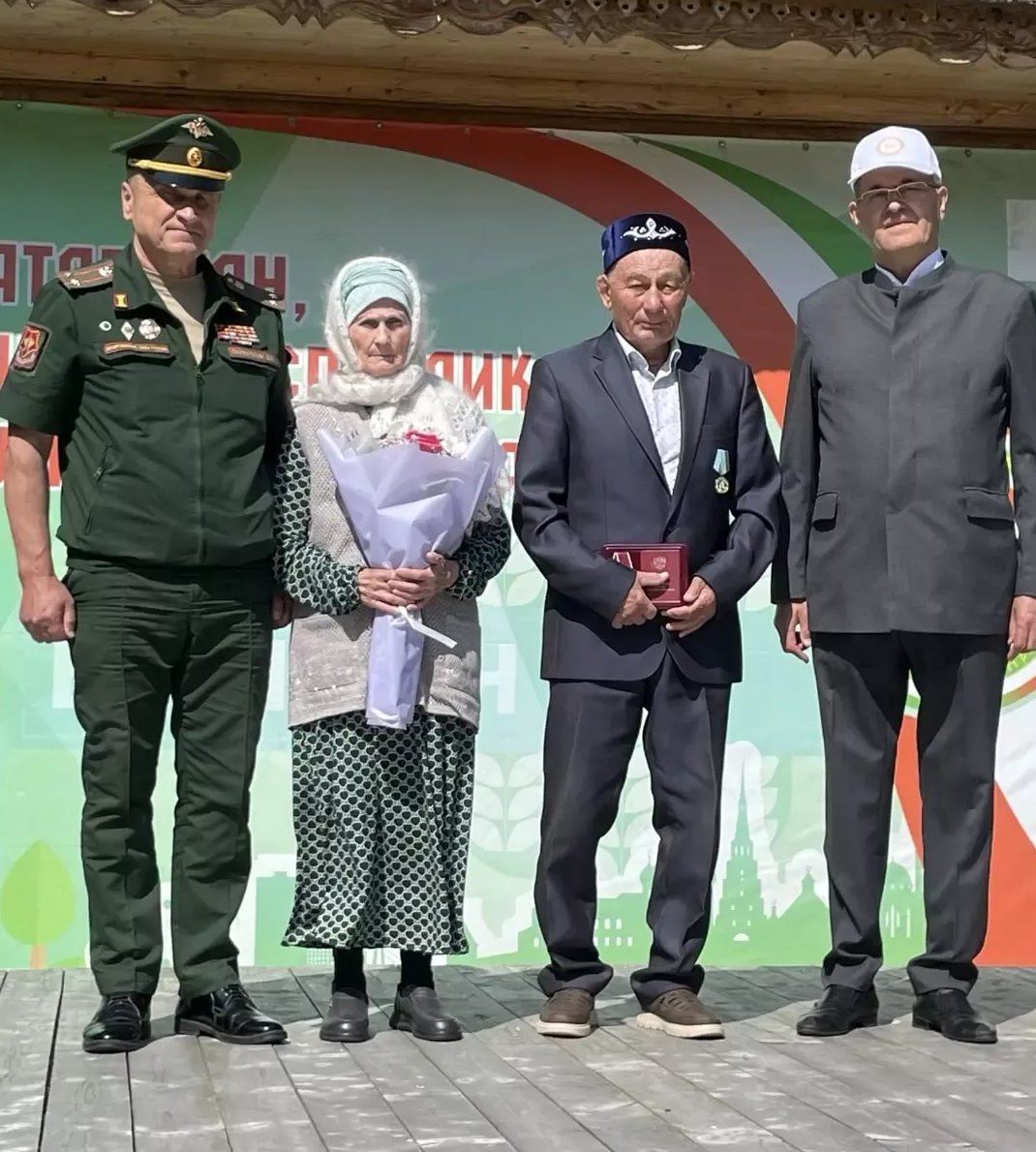 Райондашларыбызга улларының  Батырлык орденнары тапшырылды