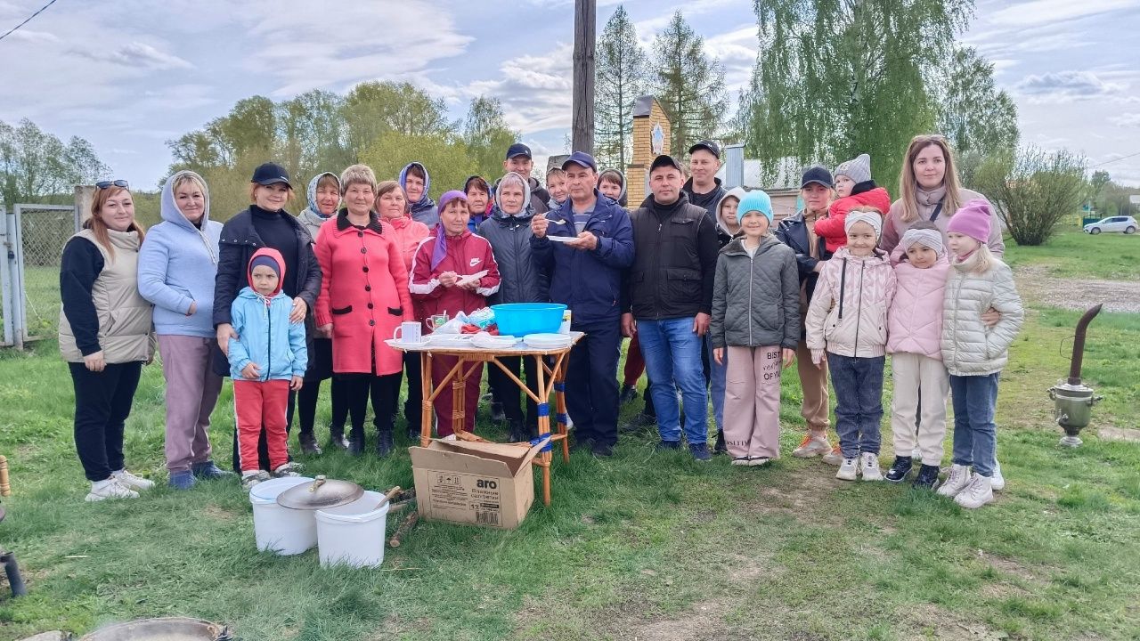 Ике авыл арасы, кызны бездән аласы...