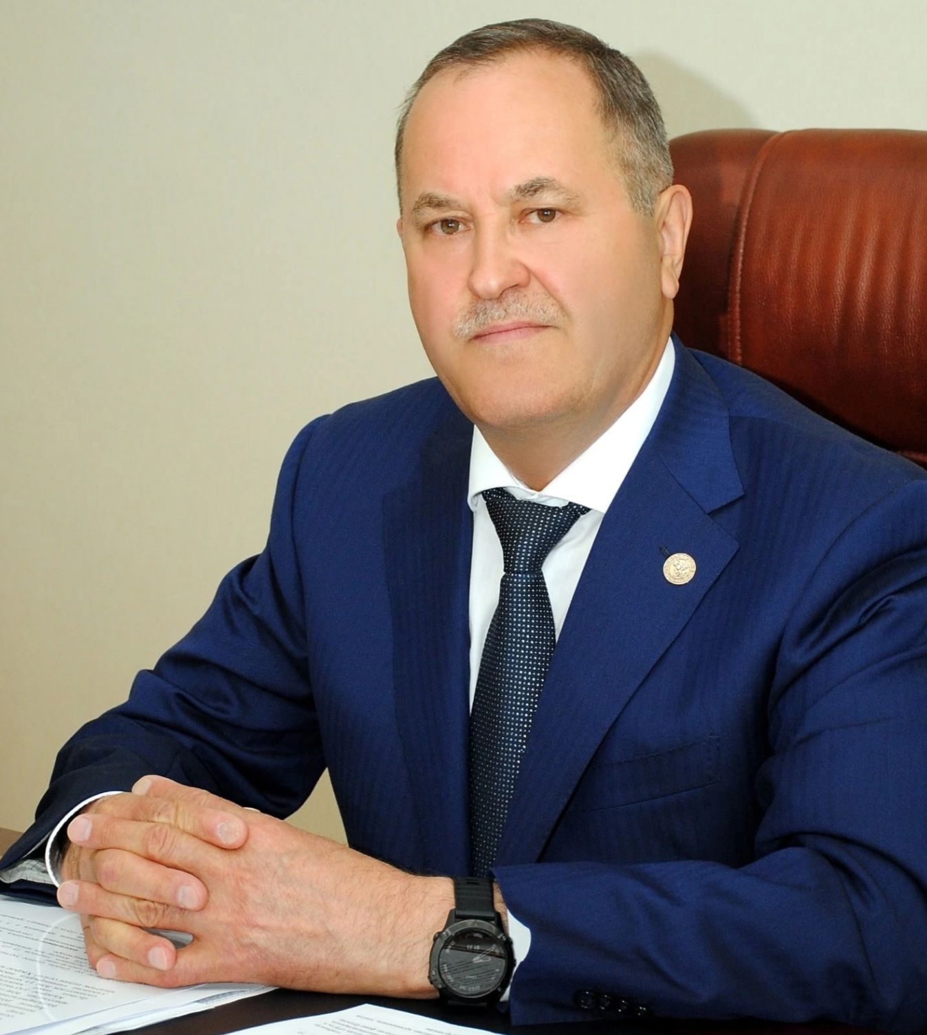 Медицина хезмәткәрләре көне белән!