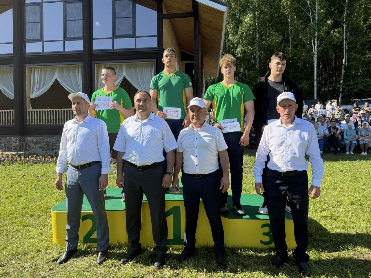 Балтач сабантуеның балалар арасында көрәш батырлары