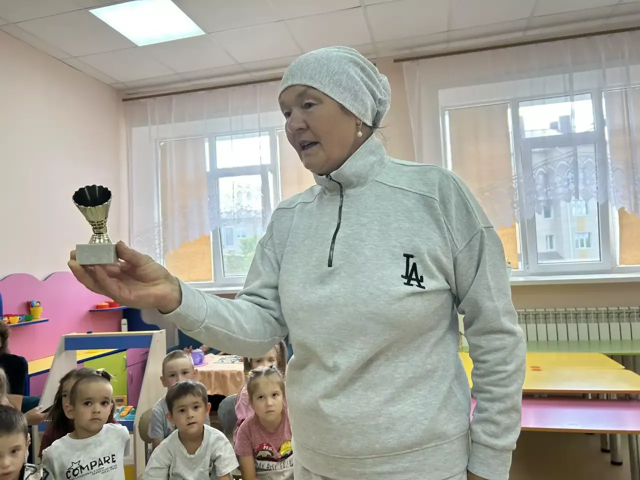 Армрестлинг буенча халыкара класслы спорт мастеры балалар белән очрашты