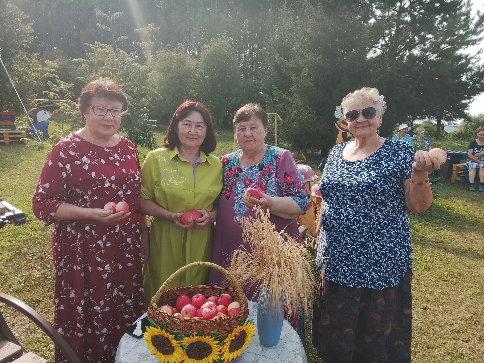Социаль-тернәкләндерү үзәгендә Алма Спасы узды