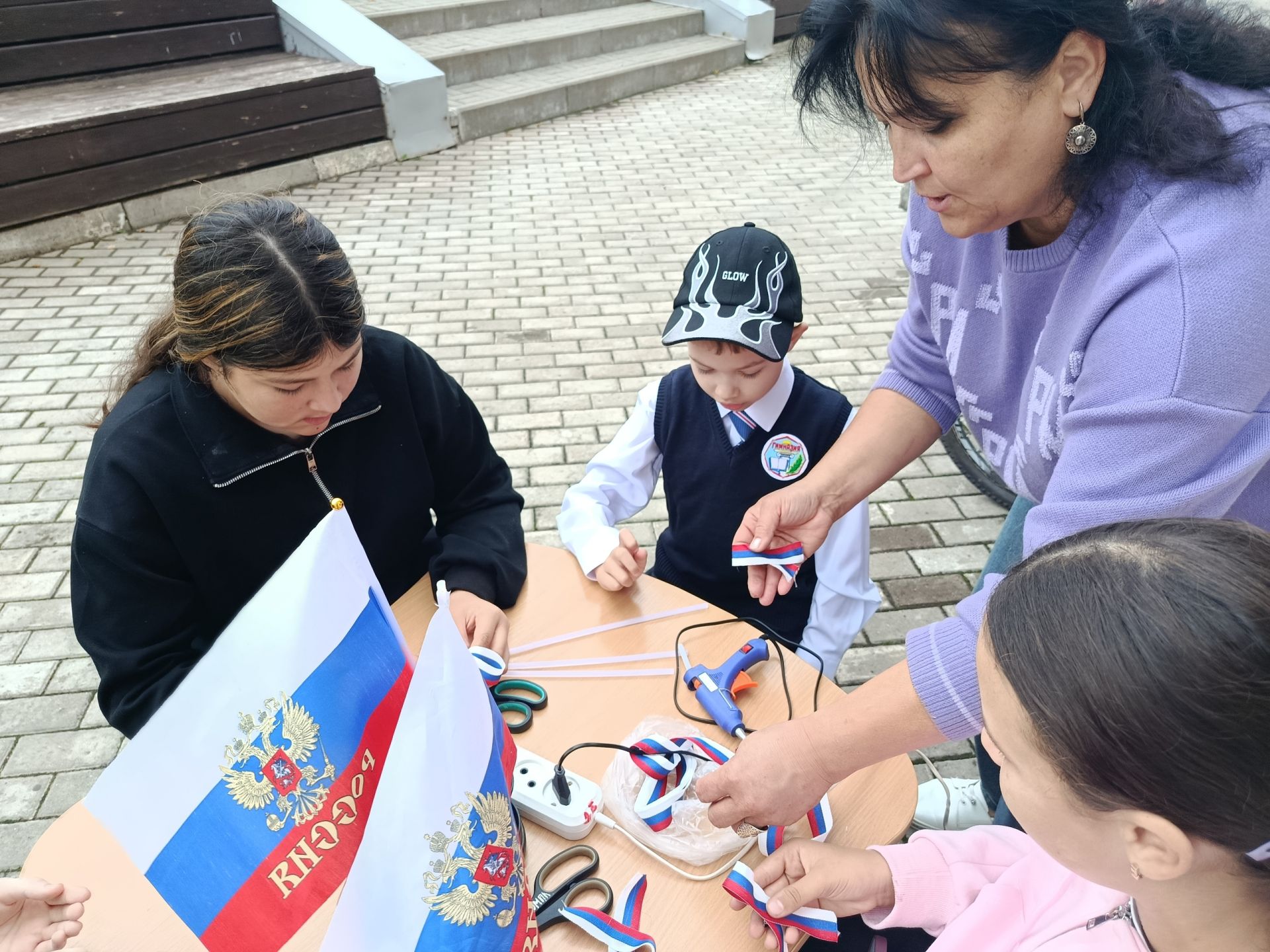 «Частичка флага на груди»: Балтачта Дәүләт флагы көнен каршылап, мастер-класс узды