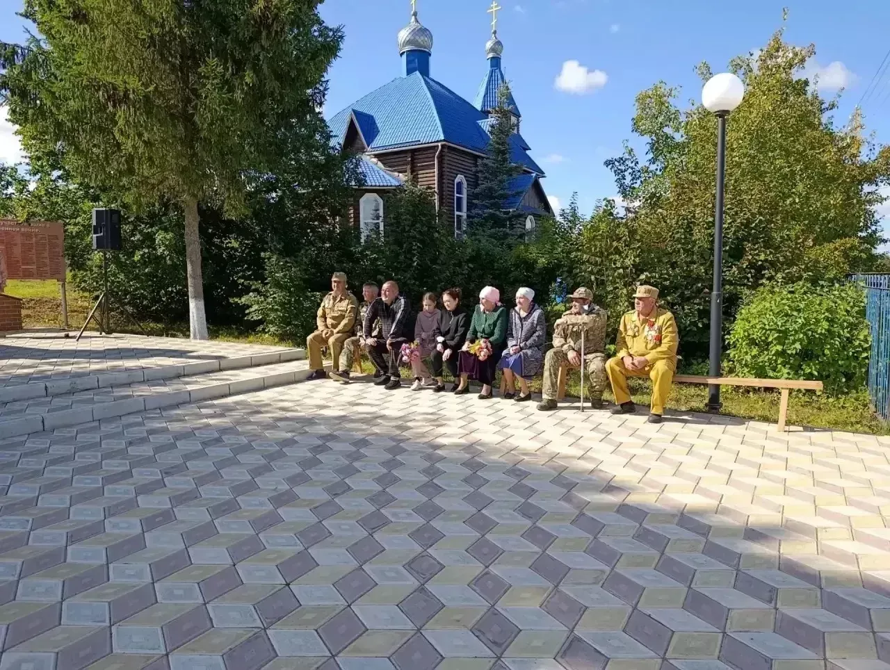 В Малолызинском сельском поселении открыли памятный стенд в честь героев-земляков