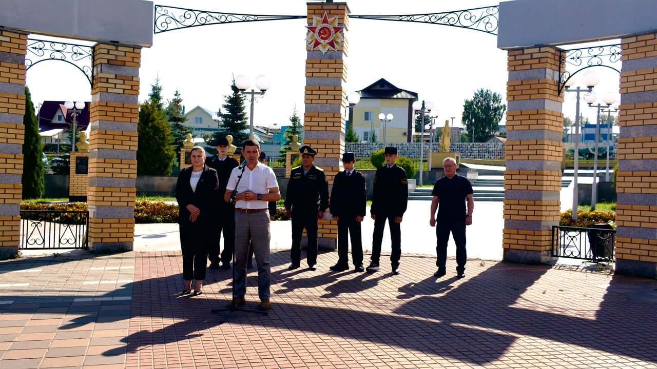 Балтачлылар Беслан шәһәрендә һәлак булган укучыларны искә алды