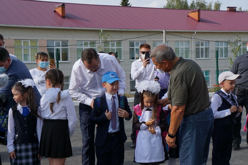 Рөстәм Миңнеханов Нормада 120 урынлы “Тургай” балалар бакчасы ачылу тантанасында катнашты