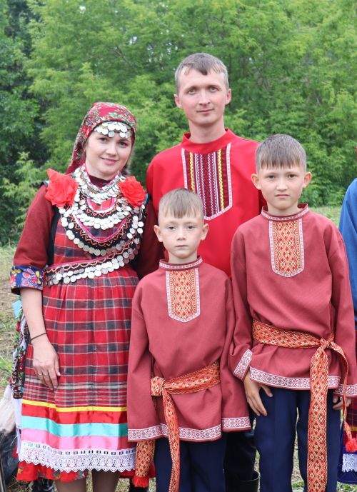 Анай кыллэн но калык сям-йылолъёслэн кӧкызы – семья