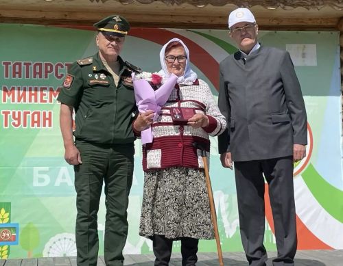 Райондашларыбызга улларының  Батырлык орденнары тапшырылды