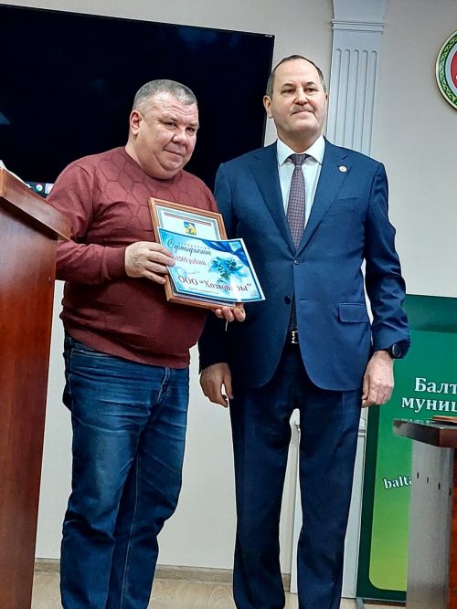 Балтачта территорияләрне Яңа елга бизәү буенча иң-иңнәрне бүләкләделәр (+фото)