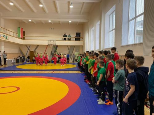 Салавычта Алмаз Нотфуллин истәлегенә укучы малайлар арасында татарча көрәш ярышлары уза (фото)