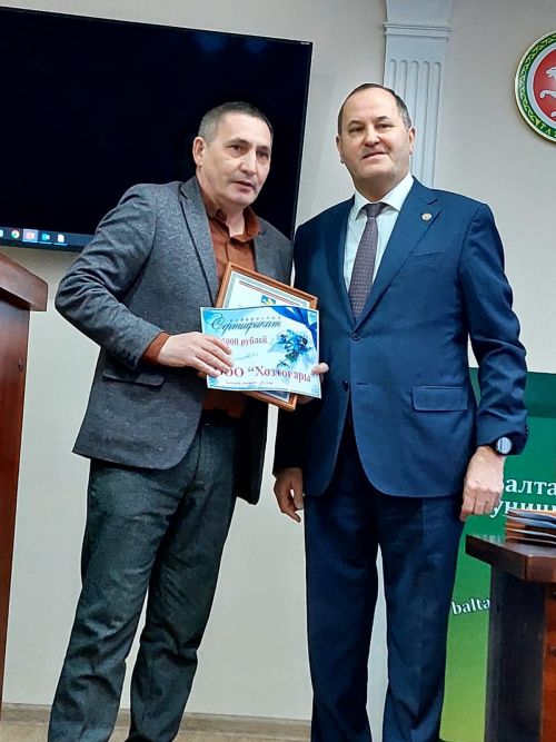 Балтачта территорияләрне Яңа елга бизәү буенча иң-иңнәрне бүләкләделәр (+фото)