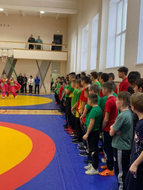 Салавычта Алмаз Нотфуллин истәлегенә укучы малайлар арасында татарча көрәш ярышлары уза (фото)