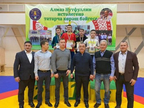 Алмаз Нотфуллин истәлегенә узган көрәш турнирында кемнәр җиңде? (+фото)