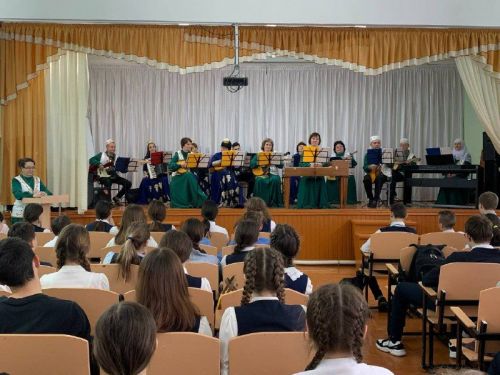 Балтач мәктәбенә оркестр килгән? (+фото)
