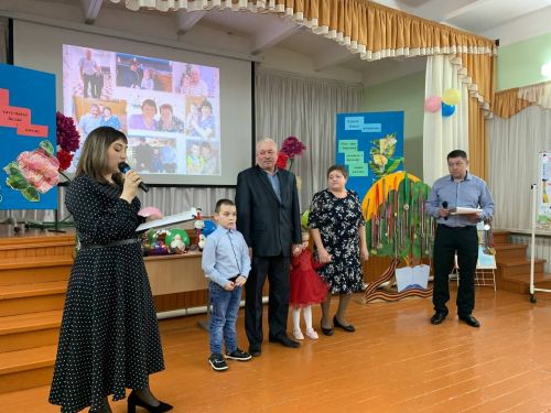 Балтач мәктәбендә узган «Гаилә бәйрәме”ндә күркәм гаиләләрне барладылар (фото, видео)