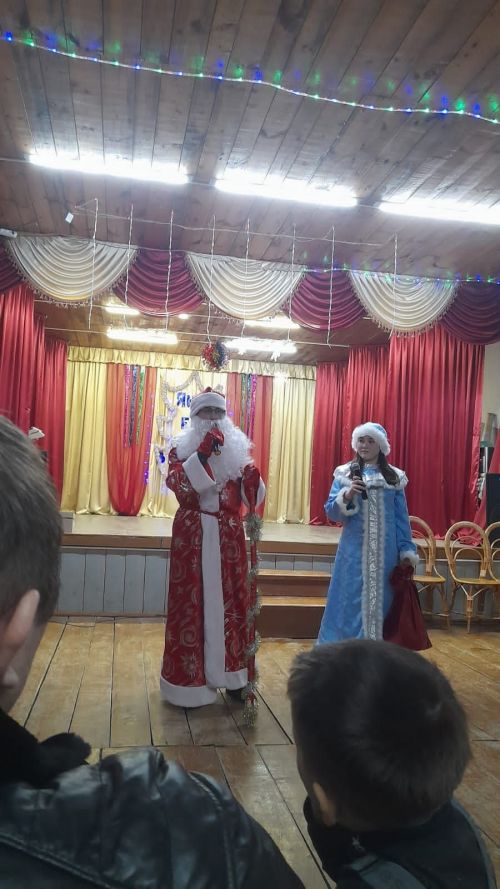 Сәрдек авыл клубында Яңа елны каршылау тамашасы гөрләп узган (бик күп фото)