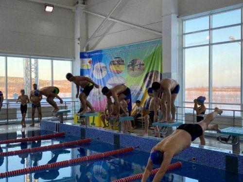 «Дулкын»да ата-аналар һәм балалар арасында йөзү буенча күнелле стартлар узды. Кемнәр җиңде? (фото)