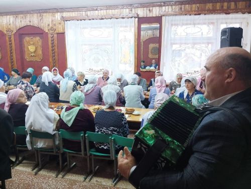 Районыбызның һәр авыл җирлегендә Өлкәннәр көнен зурлап уздыруга тиешле игътибар бирелде (фото)