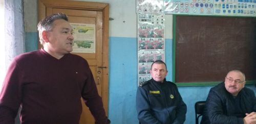 «Яңа тормыш» җәмгыятендә авыл хуҗалыгы техникаларын саклауны оештыру һәм техниканы ремонтлау мәсьәләләре буенча семинар узды (фото)