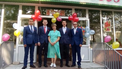 Дышетӥсь, кышно, анай, кивалтӥсь, азьветлӥсь (фото)