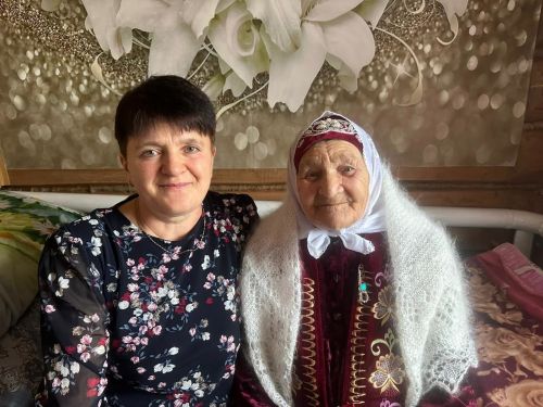 Ясминә Закирова 90 яшьлек олуг юбилеен каршы алды (фото)