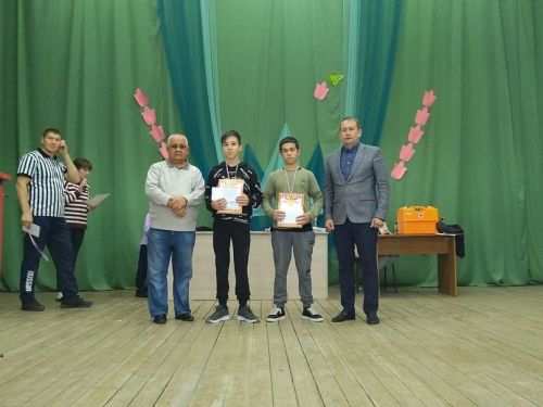 Укучылар арасында «Кама» хуҗалыгы призына армрестлинг буенча район беренчелеге узды (фото)