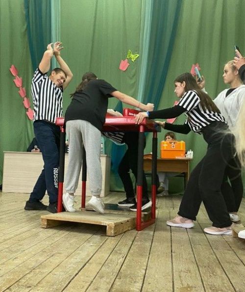 Укучылар арасында «Кама» хуҗалыгы призына армрестлинг буенча район беренчелеге узды (фото)