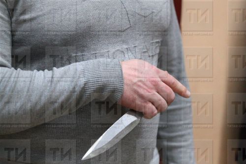 Балтач районында  энесе абыйсына пычак белән ташланган