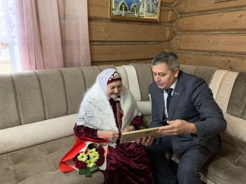 Ясминә Закирова 90 яшьлек олуг юбилеен каршы алды (фото)
