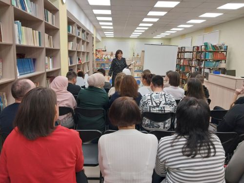 Балтач Үзәк балалар китапханәсендә «Дөнья әнидән башлана» дигән чара үткәрелде (фото)