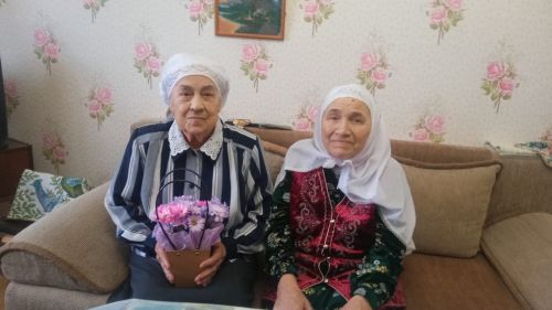 Юбилярда кунакта (фото)