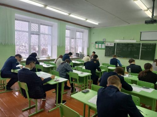Балтачта чыгарылыш сыйныф укучылары бердәм дәүләт имтиханнары тапшырып карады (фото)