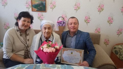 Юбилярда кунакта (фото)