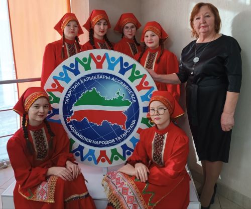 Покчи Лӧзя нылъёс – усто эктӥсьёс