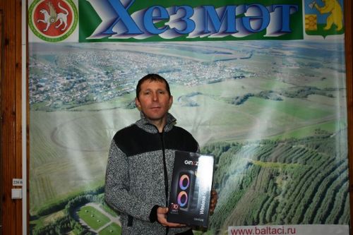 «Хезмәт» һәм «Азьлане» газеталарына язылучылар арасында «Кыш бабайдан бүләк» уйнатты (видео, фото)