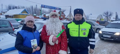 «Имин һәм хәерле юллар сезгә», дип теләде Кыш бабай шоферларга (+фото)