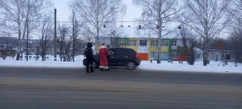 «Имин һәм хәерле юллар сезгә», дип теләде Кыш бабай шоферларга (+фото)