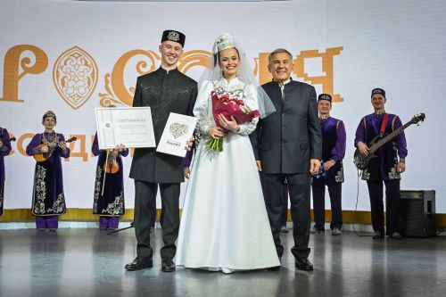 Самат белән Сөмбелне Мәскәү онытмас (фото)