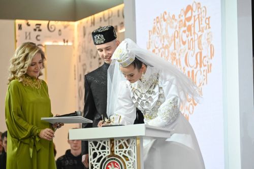 Самат белән Сөмбелне Мәскәү онытмас (фото)